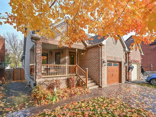 14 Albert Street E, New Tecumseth, ON - Indoor Photo Showing Kitchen With Upgraded Kitchen