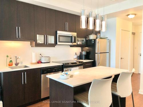 1601-1171 Queen St W, Toronto, ON - Indoor Photo Showing Kitchen With Upgraded Kitchen