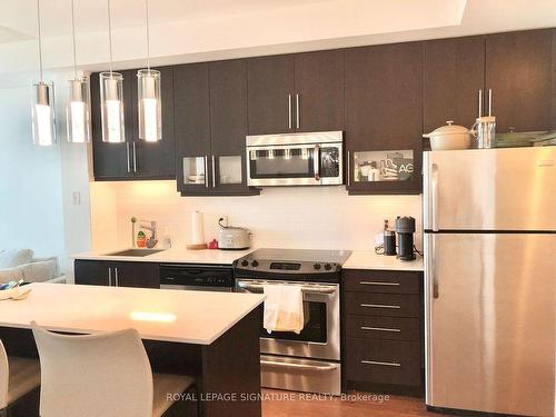 1601-1171 Queen St W, Toronto, ON - Indoor Photo Showing Kitchen With Upgraded Kitchen