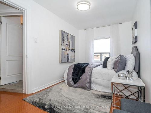 181 Earlscourt Ave, Toronto, ON - Indoor Photo Showing Bedroom