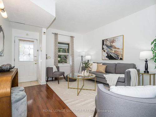 181 Earlscourt Ave, Toronto, ON - Indoor Photo Showing Living Room