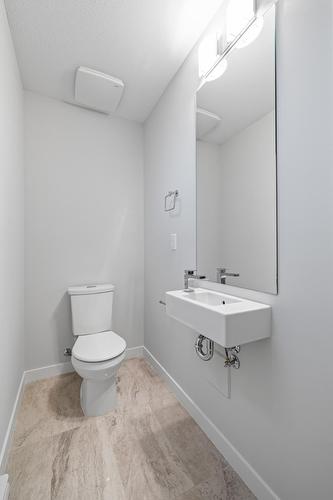 54 8335 Nelson Street, Mission, BC - Indoor Photo Showing Bathroom