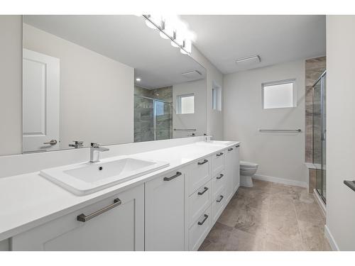 54 8335 Nelson Street, Mission, BC - Indoor Photo Showing Bathroom