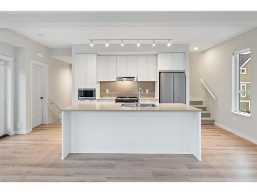 54 8335 Nelson Street, Mission, BC - Indoor Photo Showing Kitchen