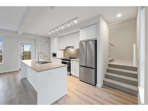 54 8335 Nelson Street, Mission, BC - Indoor Photo Showing Kitchen With Double Sink With Upgraded Kitchen