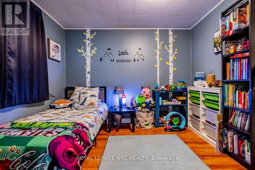 20 Richmond Street, Thorold (557 - Thorold Downtown), ON - Indoor Photo Showing Bedroom