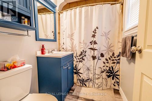 20 Richmond Street, Thorold (557 - Thorold Downtown), ON - Indoor Photo Showing Bathroom