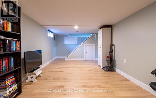 20 Richmond Street, Thorold (557 - Thorold Downtown), ON - Indoor Photo Showing Other Room