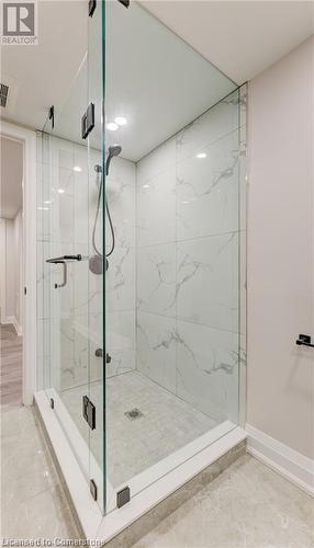 Bathroom featuring walk in shower - 1100 Union Street Unit# 3, Kitchener, ON - Indoor Photo Showing Bathroom