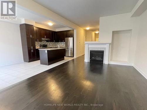 32 Falconridge Terrace, East Gwillimbury, ON - Indoor With Fireplace