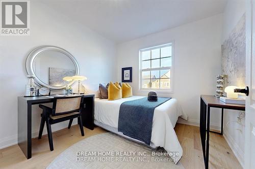 16 Bond Lake Park Street, Richmond Hill, ON - Indoor Photo Showing Bedroom