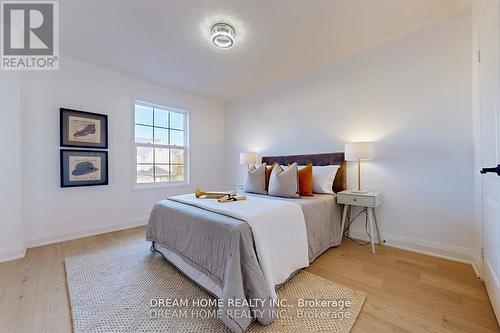 16 Bond Lake Park Street, Richmond Hill, ON - Indoor Photo Showing Bedroom