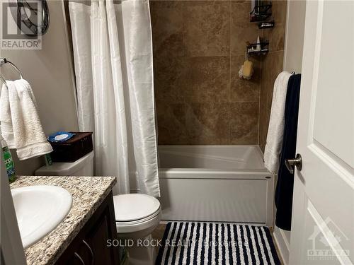 18 Antonakos Drive, Lanark, ON - Indoor Photo Showing Bathroom