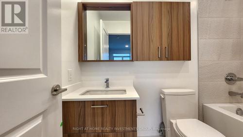 2507 - 50 Upper Mall Way, Vaughan, ON - Indoor Photo Showing Bathroom