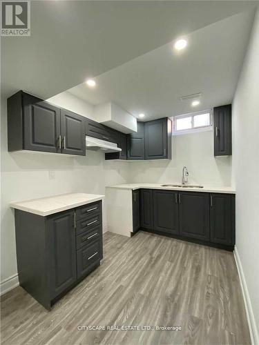 Bsmt - 20 Pentonville Road, Brampton, ON - Indoor Photo Showing Kitchen