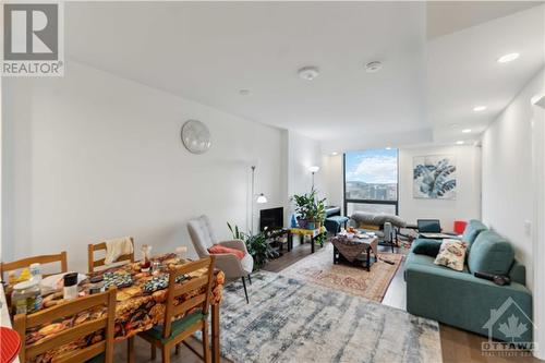 1604 - 340 Queen Street, Ottawa Centre (4101 - Ottawa Centre), ON - Indoor Photo Showing Living Room