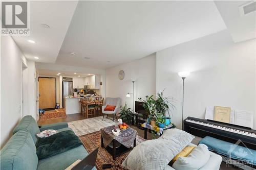 1604 - 340 Queen Street, Ottawa Centre (4101 - Ottawa Centre), ON - Indoor Photo Showing Living Room