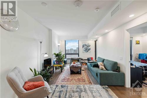 1604 - 340 Queen Street, Ottawa Centre (4101 - Ottawa Centre), ON - Indoor Photo Showing Living Room