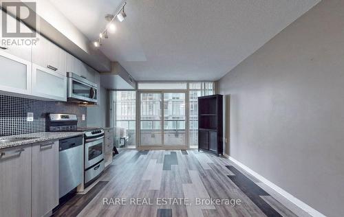 518W - 36 Lisgar Street, Toronto, ON - Indoor Photo Showing Kitchen With Stainless Steel Kitchen