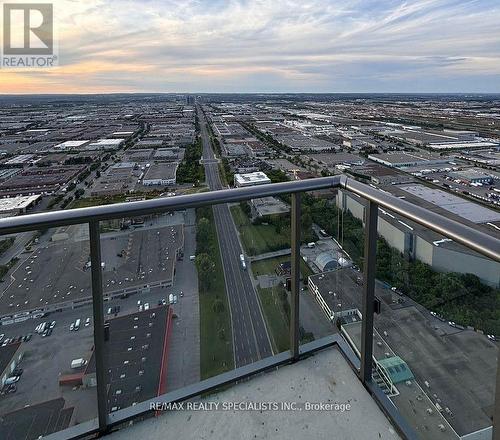 5609 - 7890 Jane Street, Vaughan, ON - Outdoor With Balcony With View