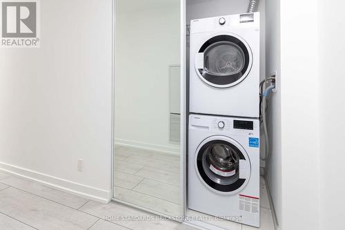 1909 - 5 Buttermill Avenue, Vaughan, ON - Indoor Photo Showing Laundry Room