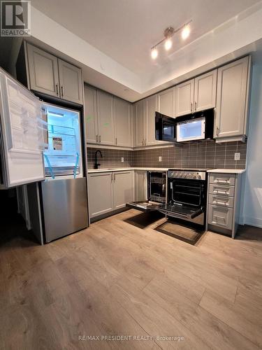 116 - 2333 Khalsa Gate, Oakville, ON - Indoor Photo Showing Kitchen With Stainless Steel Kitchen