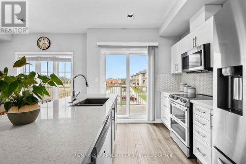 271 Dalgleish Trail, Hamilton, ON - Indoor Photo Showing Kitchen With Stainless Steel Kitchen With Double Sink With Upgraded Kitchen