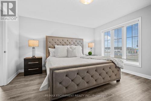 271 Dalgleish Trail, Hamilton, ON - Indoor Photo Showing Bedroom