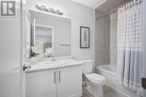 271 Dalgleish Trail, Hamilton, ON - Indoor Photo Showing Bathroom