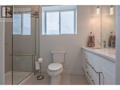 1039 Mt. Fosthall Drive Unit# 9, Vernon, BC - Indoor Photo Showing Bathroom