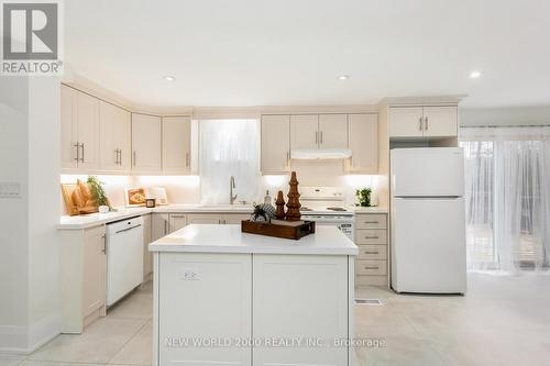 8071 Kipling Avenue, Vaughan, ON - Indoor Photo Showing Kitchen