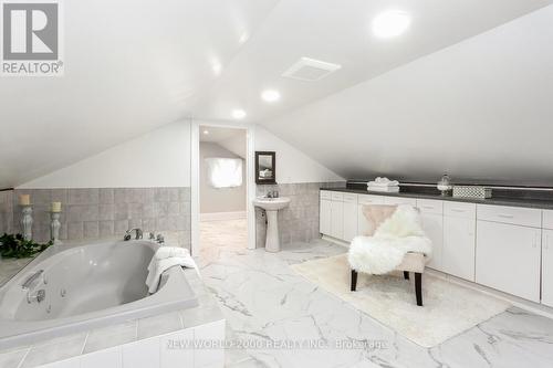 8071 Kipling Avenue, Vaughan, ON - Indoor Photo Showing Bathroom