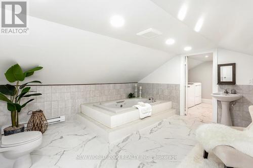 8071 Kipling Avenue, Vaughan, ON - Indoor Photo Showing Bathroom