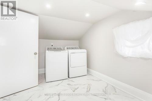 8071 Kipling Avenue, Vaughan, ON - Indoor Photo Showing Laundry Room