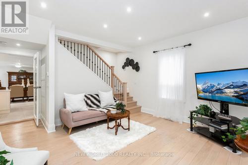 8071 Kipling Avenue, Vaughan, ON - Indoor Photo Showing Living Room