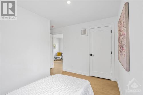 139 Winther Avenue, Ottawa, ON - Indoor Photo Showing Bedroom