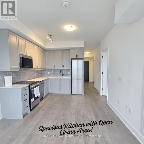 422 - 2343 Khalsa Gate, Oakville, ON - Indoor Photo Showing Kitchen