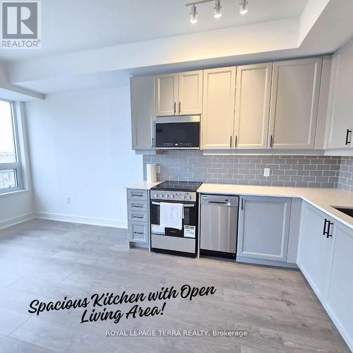 422 - 2343 Khalsa Gate, Oakville, ON - Indoor Photo Showing Kitchen