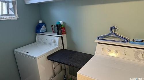 76 31St Street E, Prince Albert, SK - Indoor Photo Showing Laundry Room