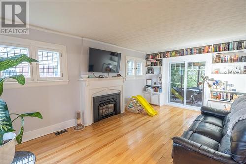 9 Old Orchard Avenue, Cornwall, ON - Indoor Photo Showing Living Room With Fireplace