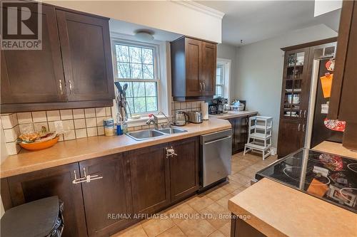 9 Old Orchard Avenue, Cornwall (717 - Cornwall), ON - Indoor Photo Showing Kitchen With Double Sink