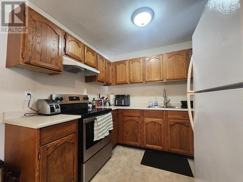 3644 Arnett Avenue, Prince George, BC - Indoor Photo Showing Kitchen With Double Sink