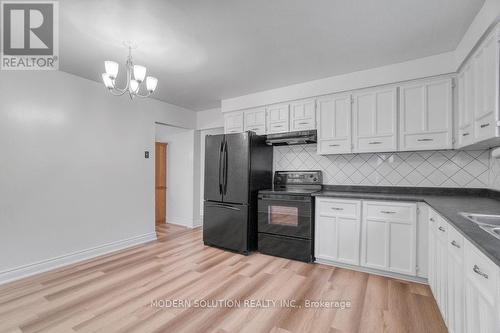 36 Hillcrest Avenue, Brantford, ON - Indoor Photo Showing Kitchen With Double Sink