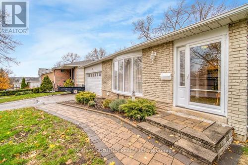 36 Hillcrest Avenue, Brantford, ON - Outdoor