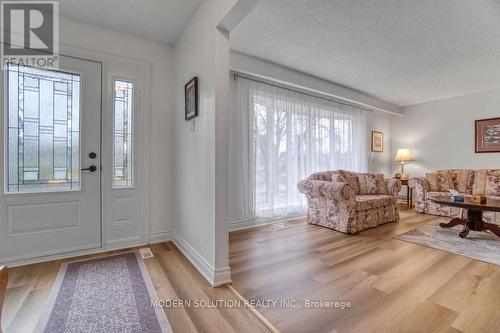 36 Hillcrest Avenue, Brantford, ON - Indoor Photo Showing Living Room