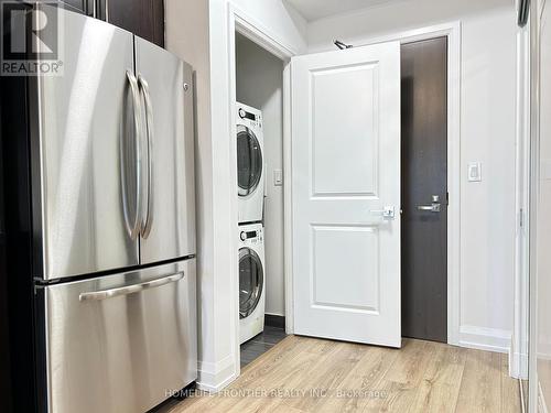 803 - 7171 Yonge Street, Markham, ON - Indoor Photo Showing Laundry Room