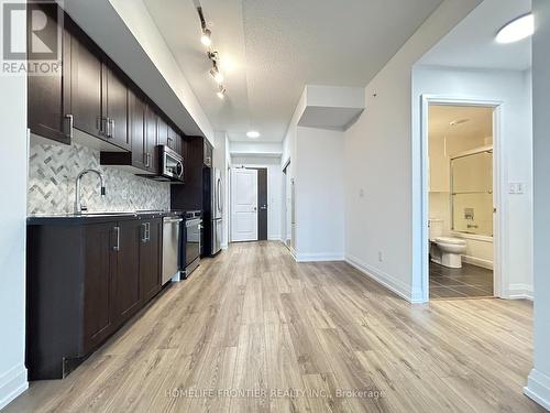 803 - 7171 Yonge Street, Markham, ON - Indoor Photo Showing Kitchen