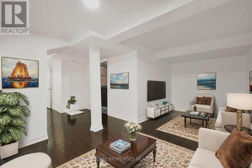 6 Wellington Avenue E, Oshawa, ON - Indoor Photo Showing Living Room