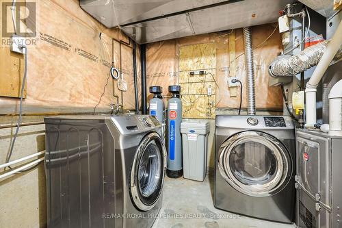 6 Wellington Avenue E, Oshawa, ON - Indoor Photo Showing Laundry Room