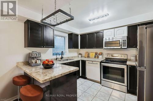 6 Wellington Avenue E, Oshawa, ON - Indoor Photo Showing Kitchen With Double Sink